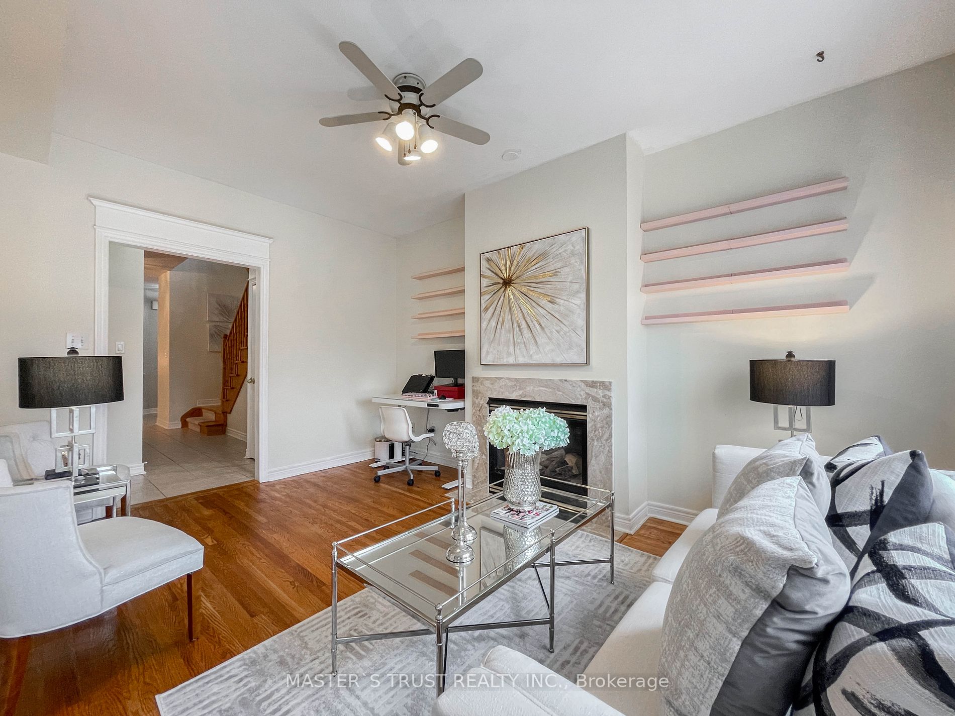 457 Hewitt Circ