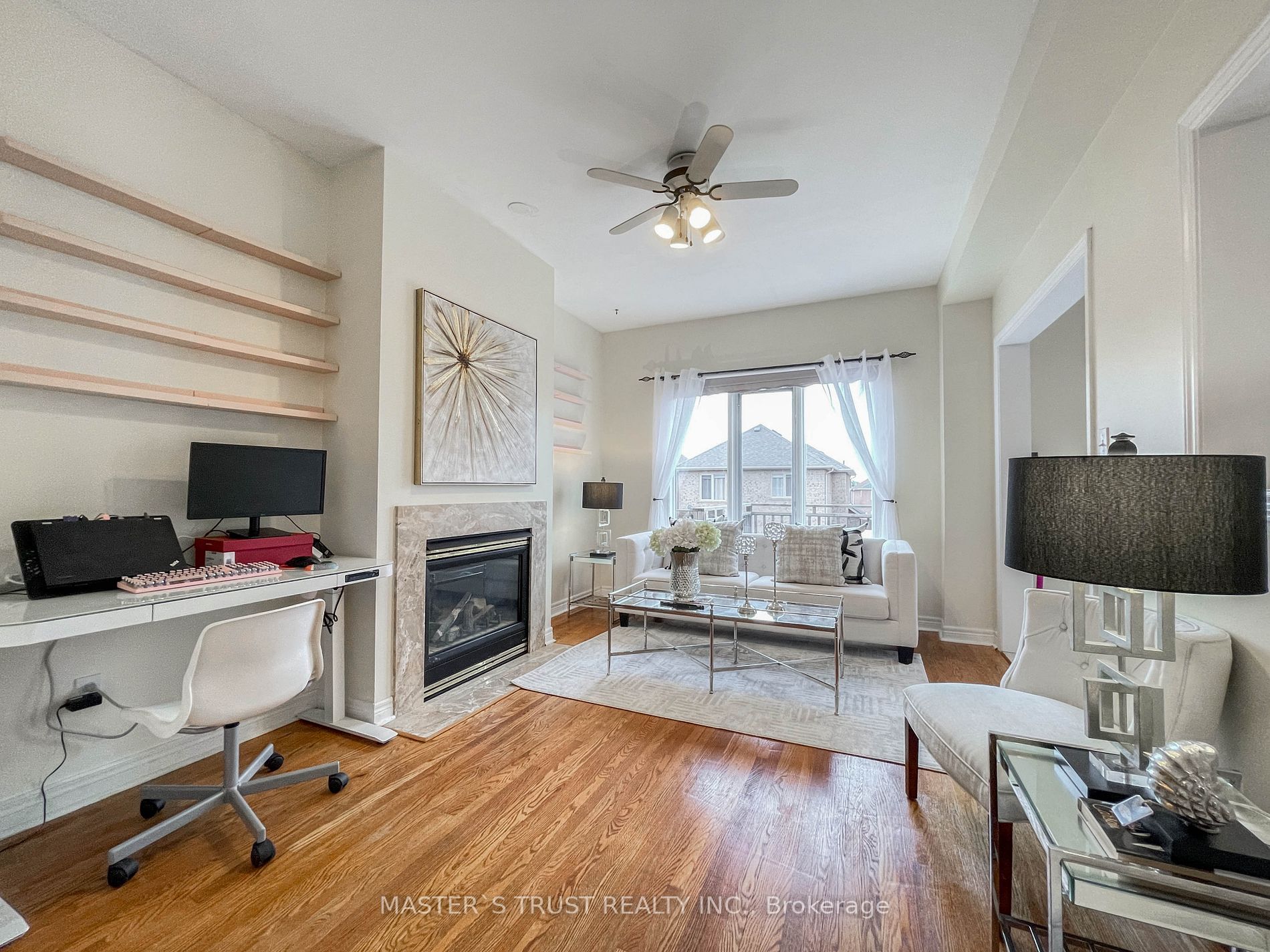 457 Hewitt Circ