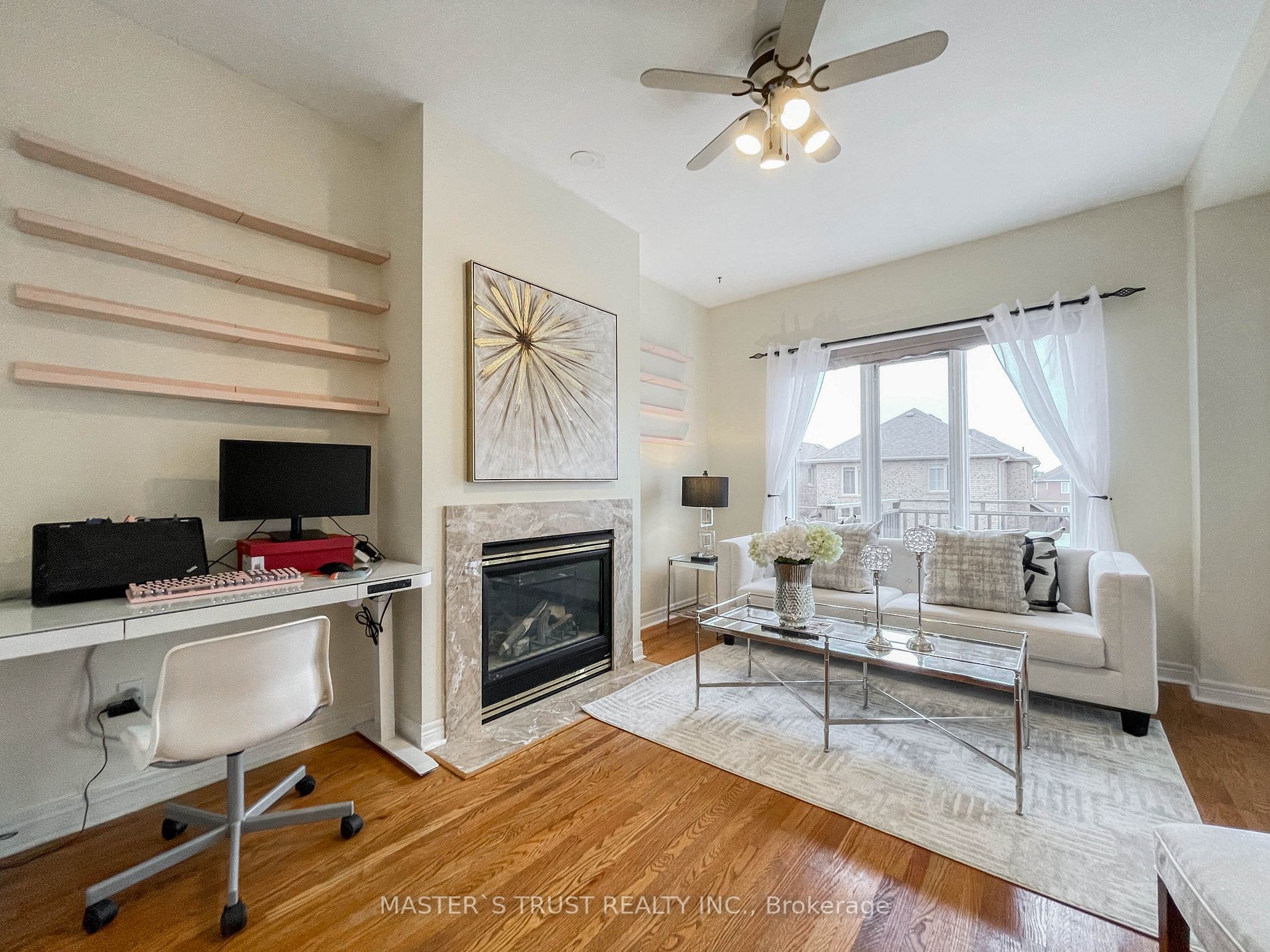457 Hewitt Circ