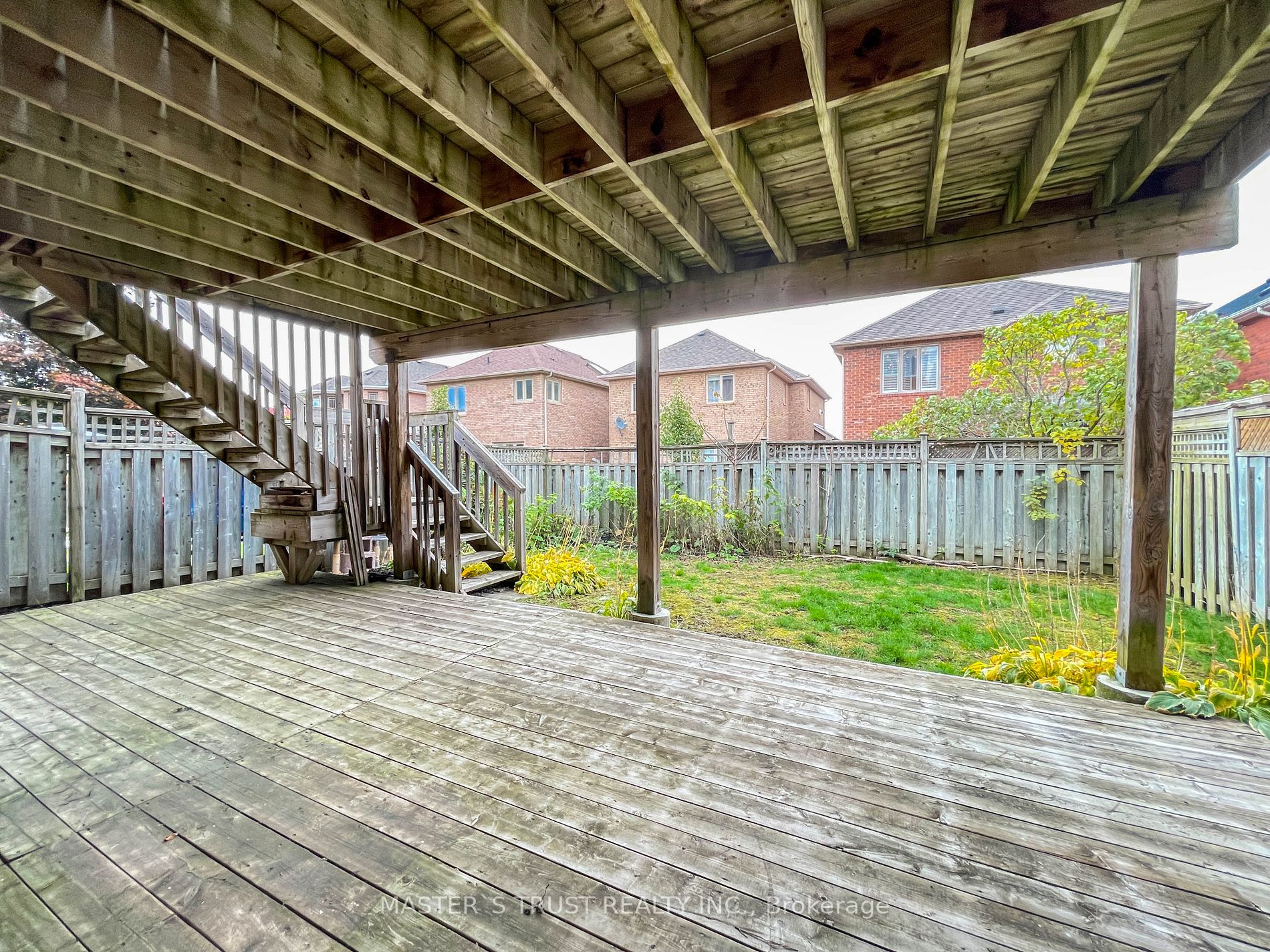 457 Hewitt Circ
