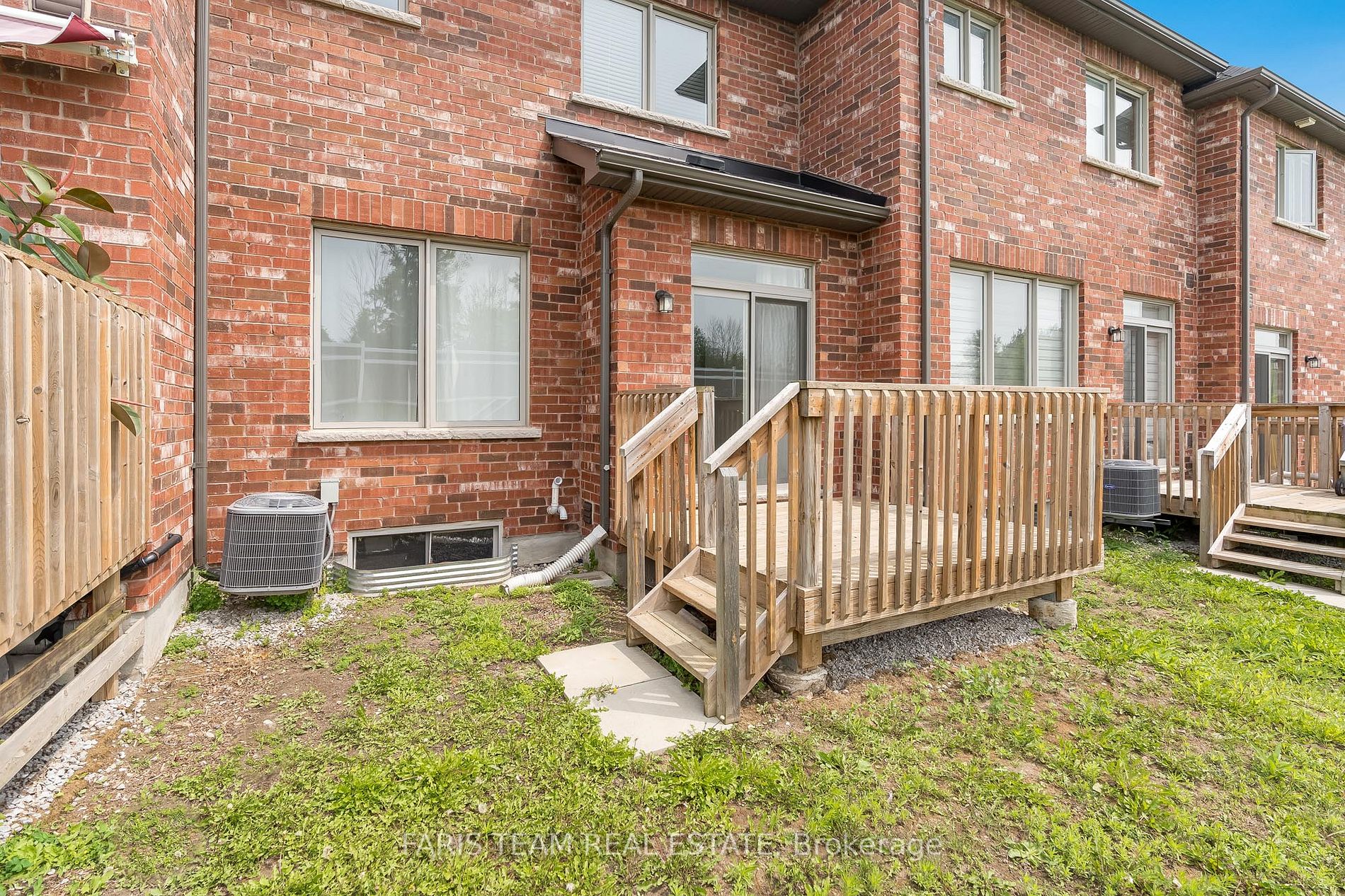 1956 Mcneil St