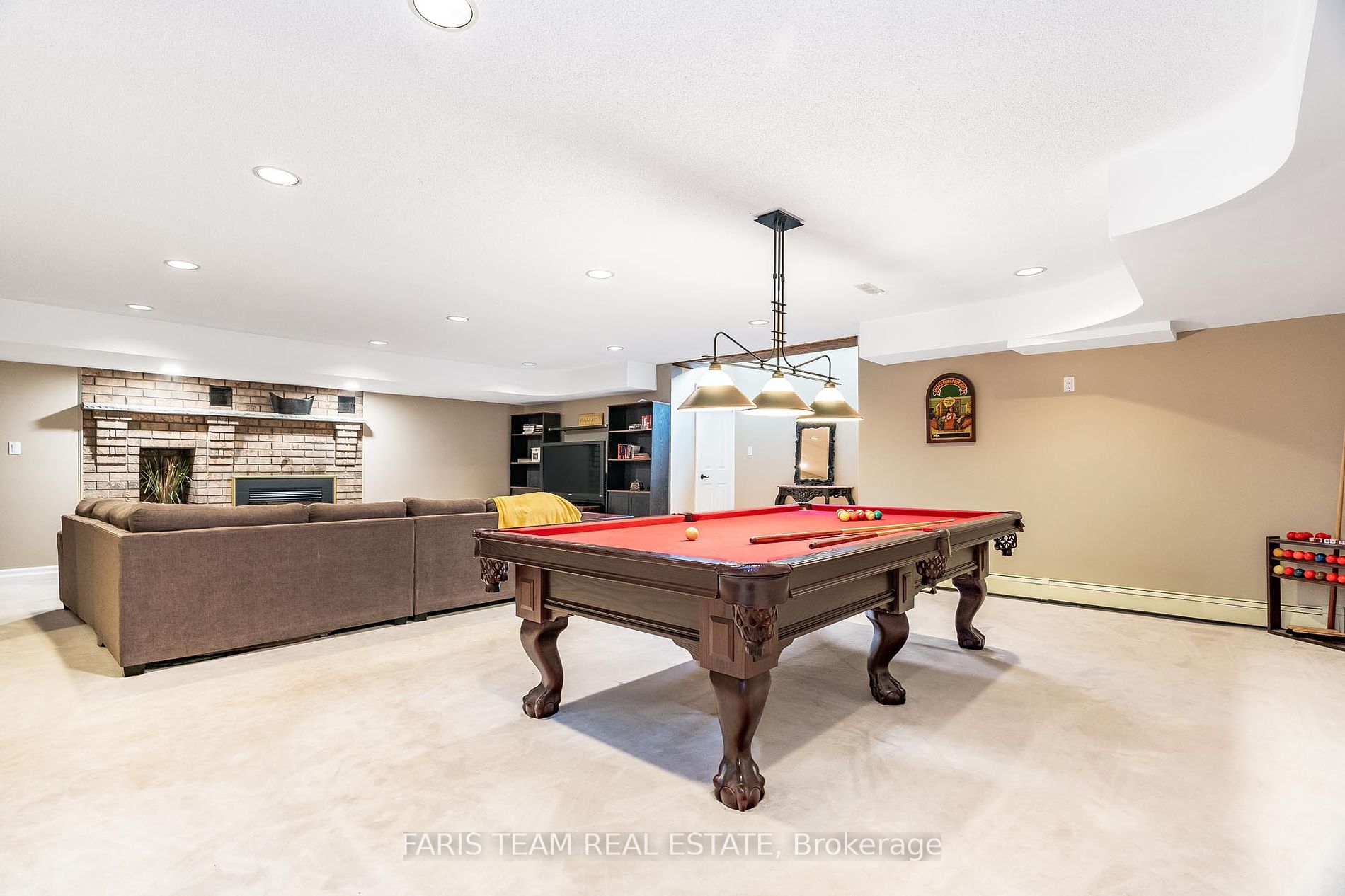 1826 Quantz Cres