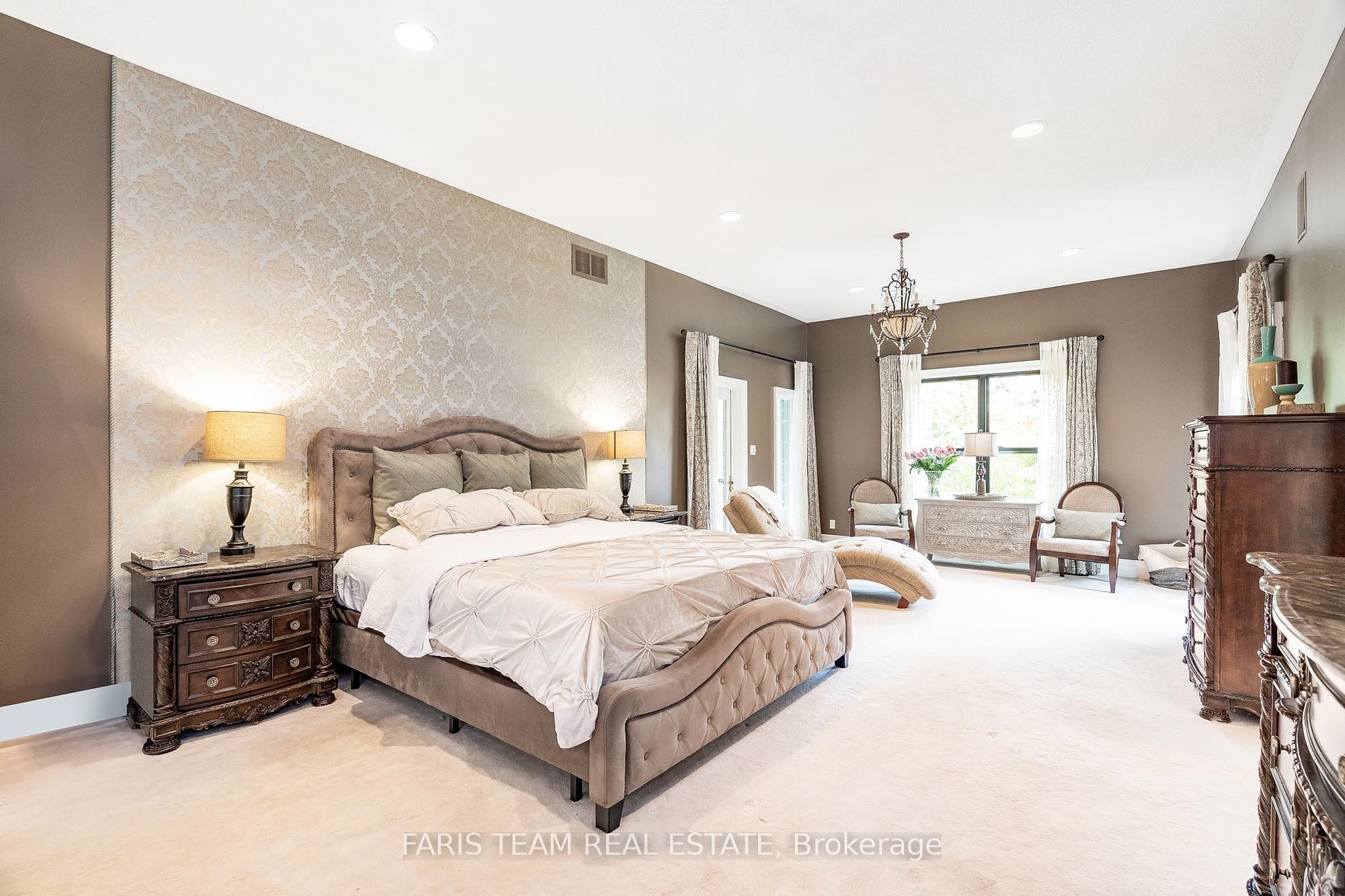 1826 Quantz Cres
