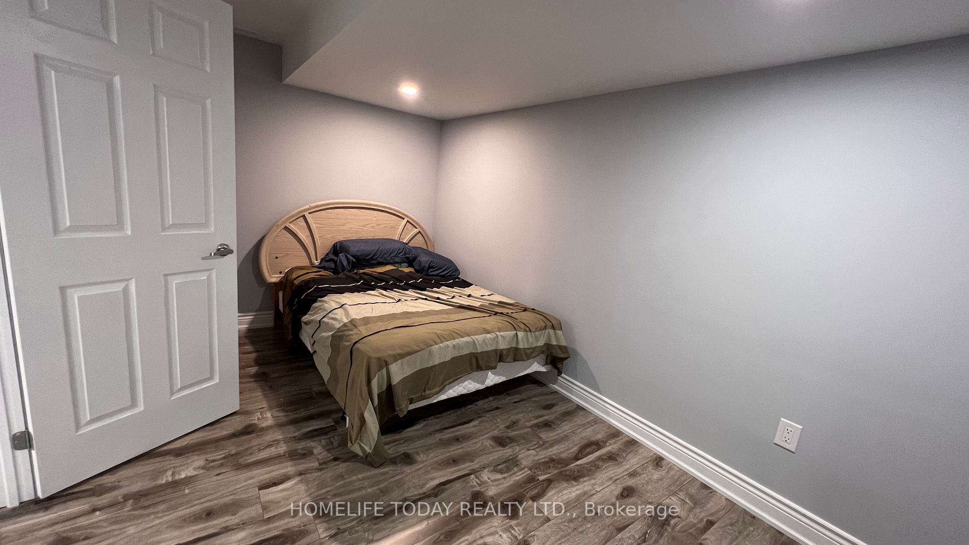 13 Manor Glen Cres, #Bsmt