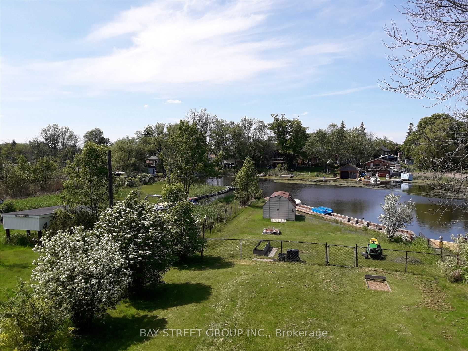 84 Riverglen Dr W