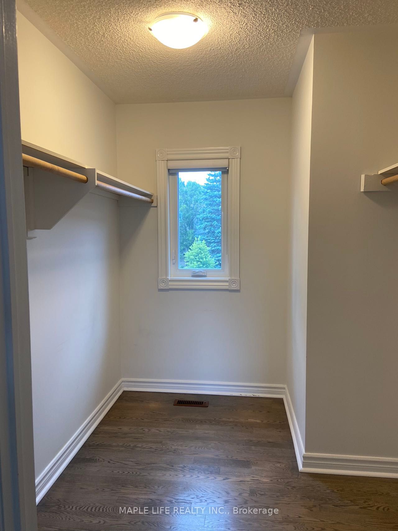 48 Brookshill Cres