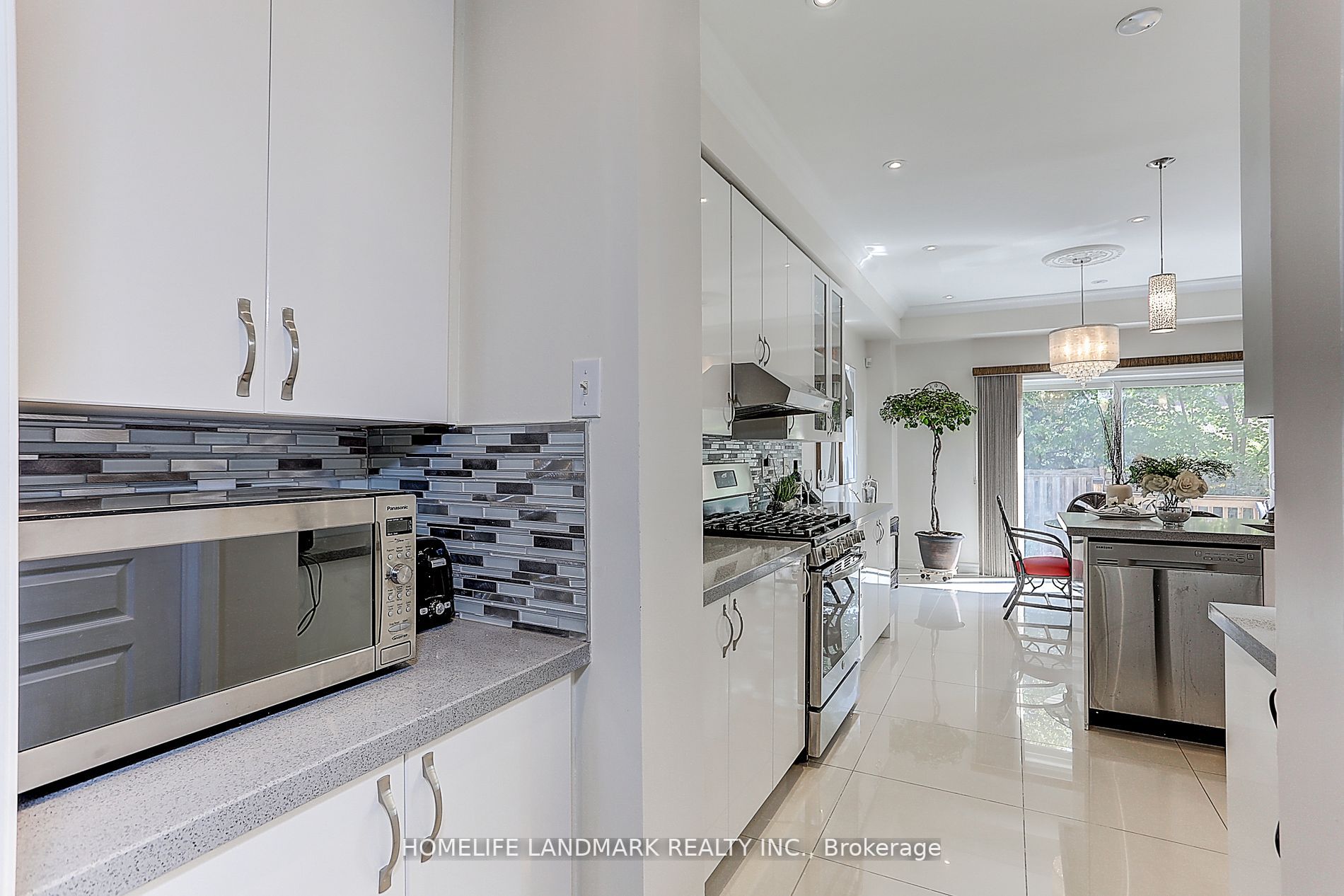 60 Lampton Cres