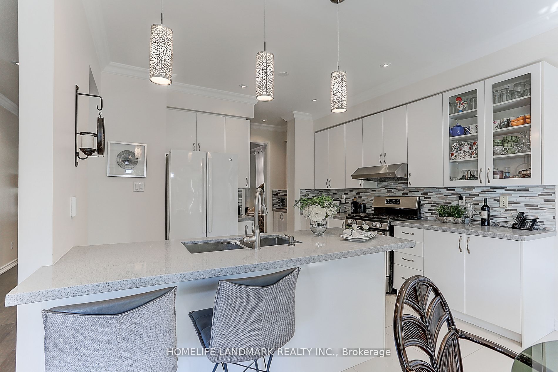 60 Lampton Cres