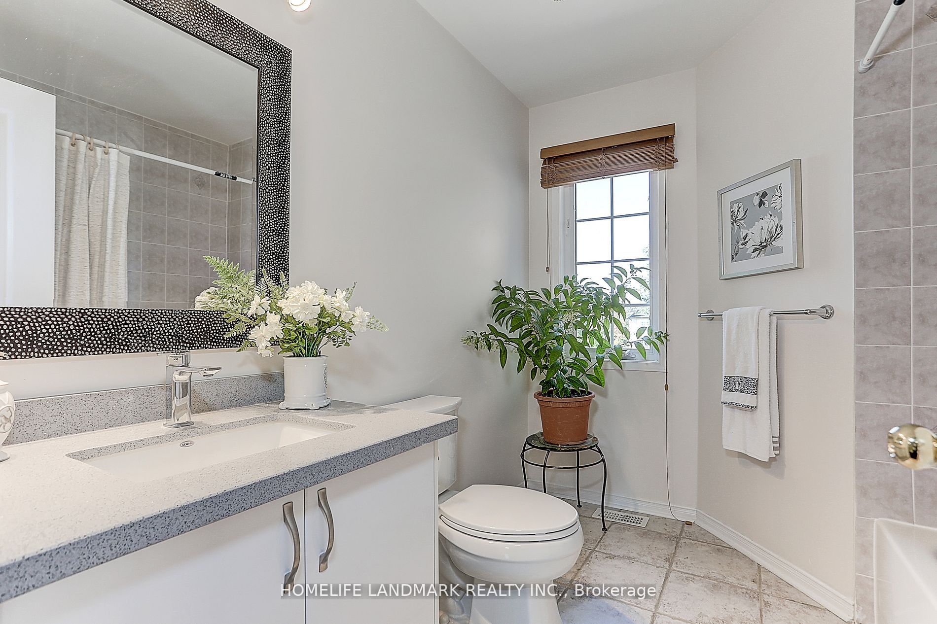 60 Lampton Cres