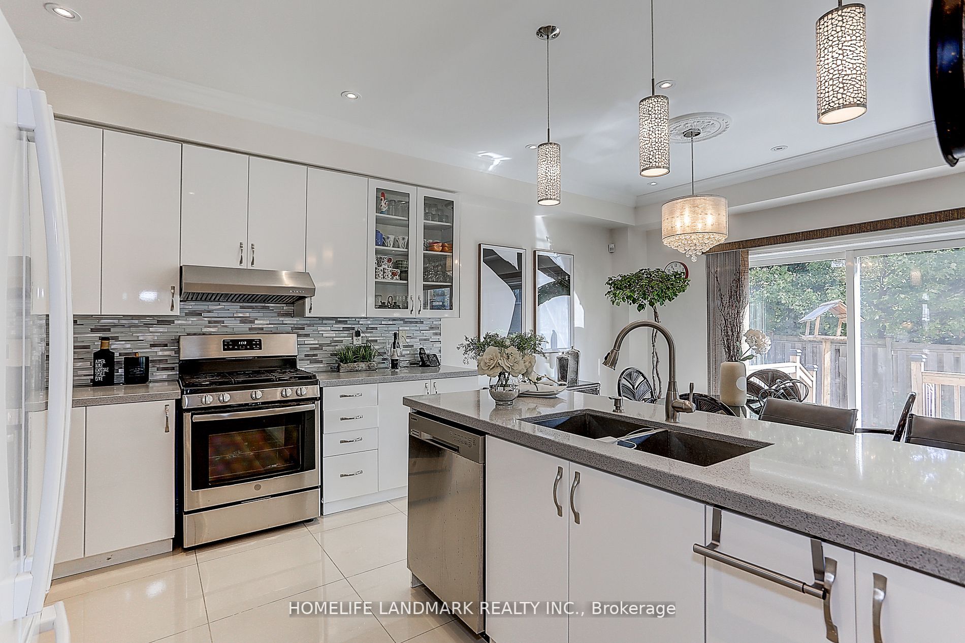 60 Lampton Cres