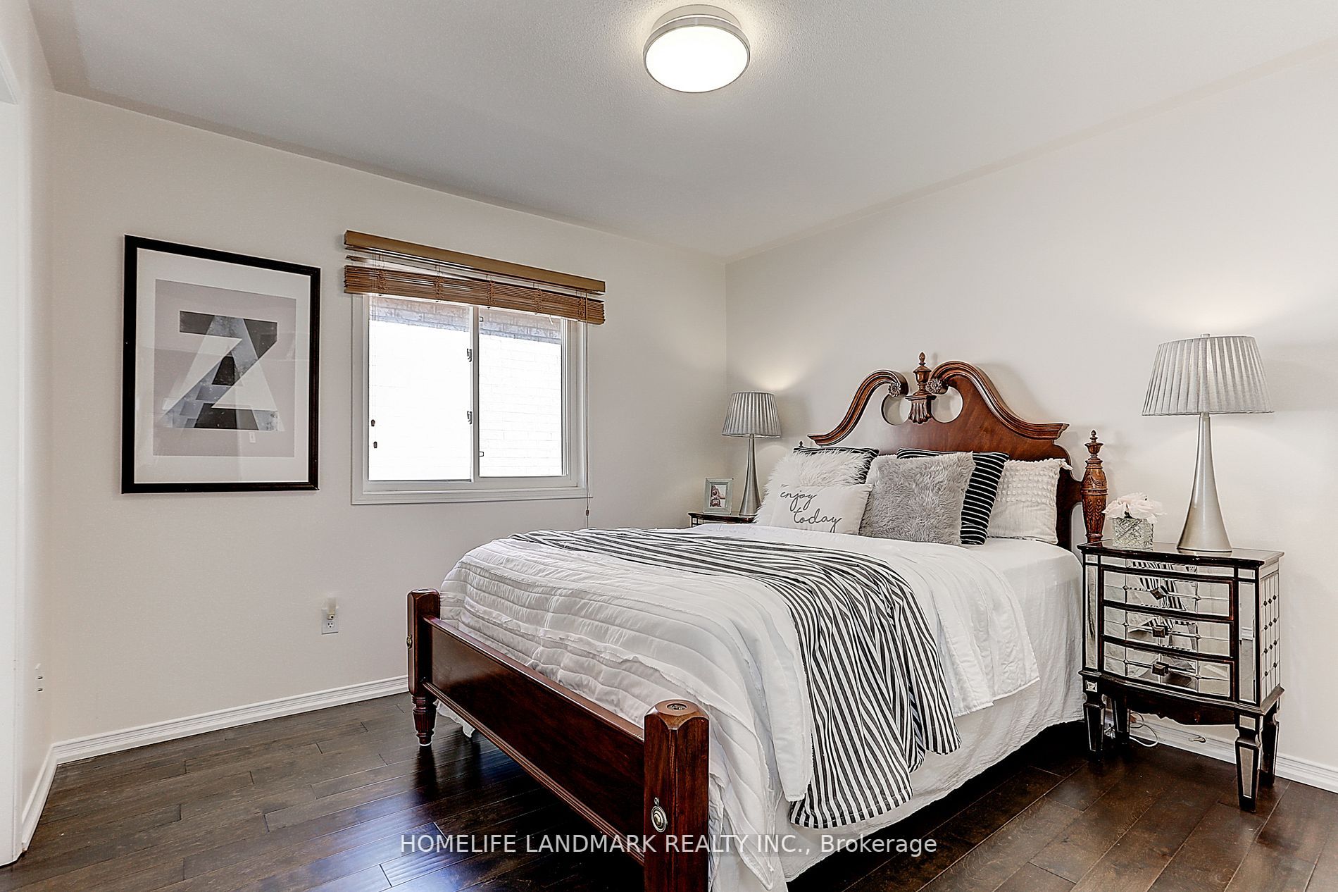 60 Lampton Cres