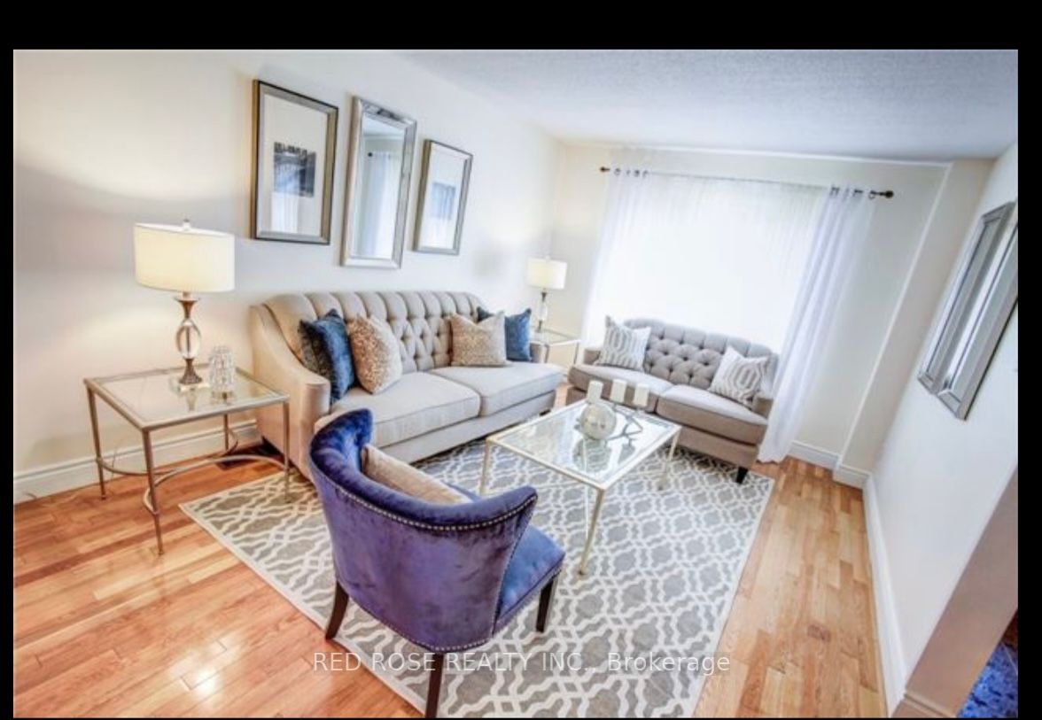 12 Houseman Cres