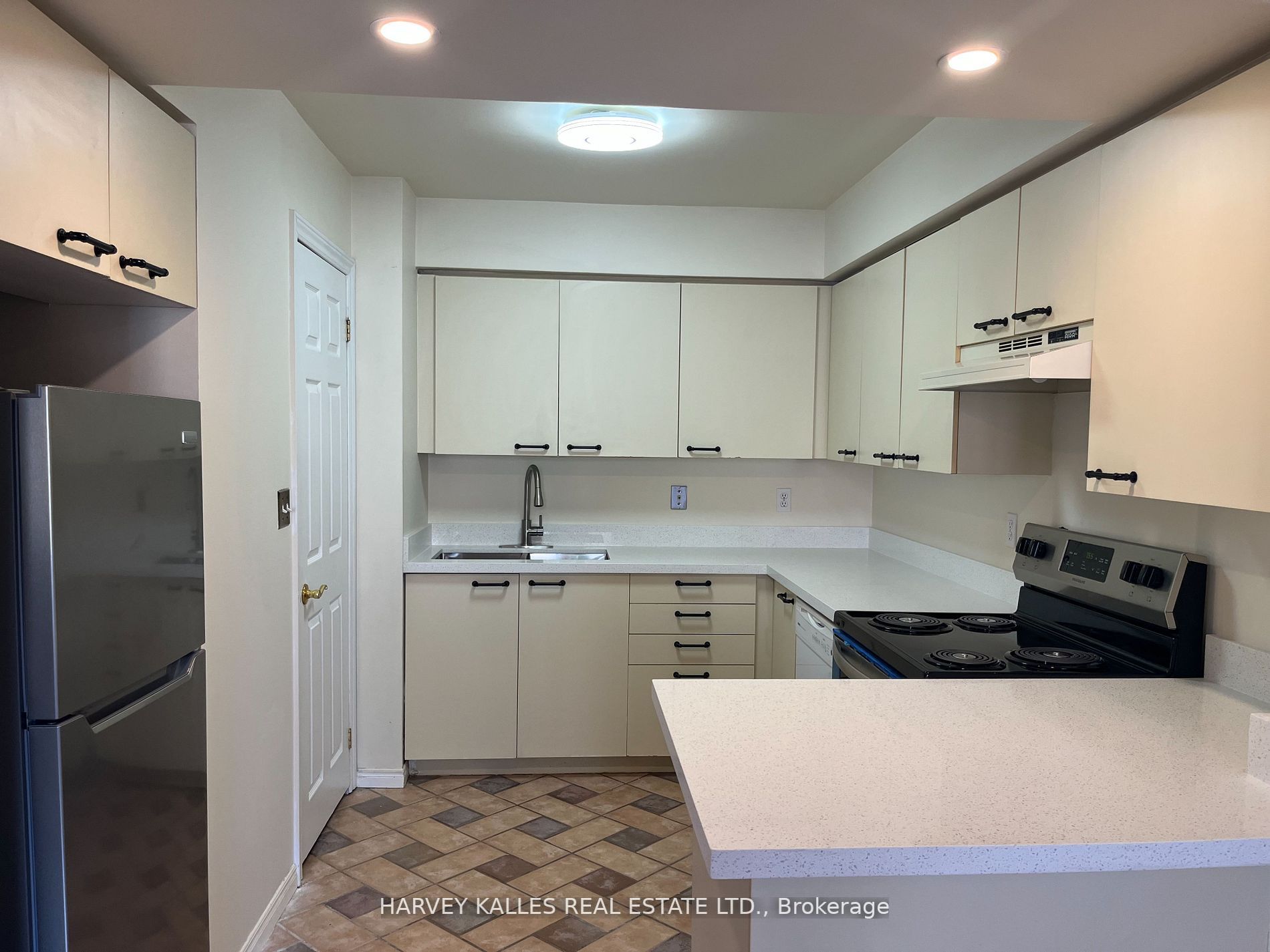 75 Weldrick Rd E, #606