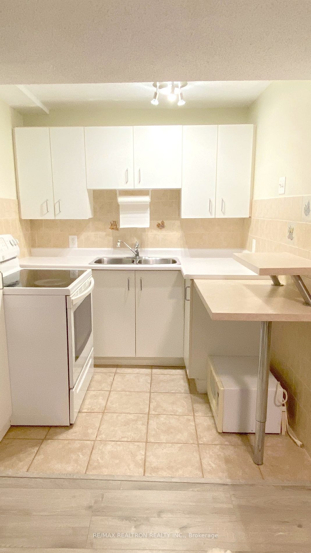 15 Eminence Rd, #Bsmt