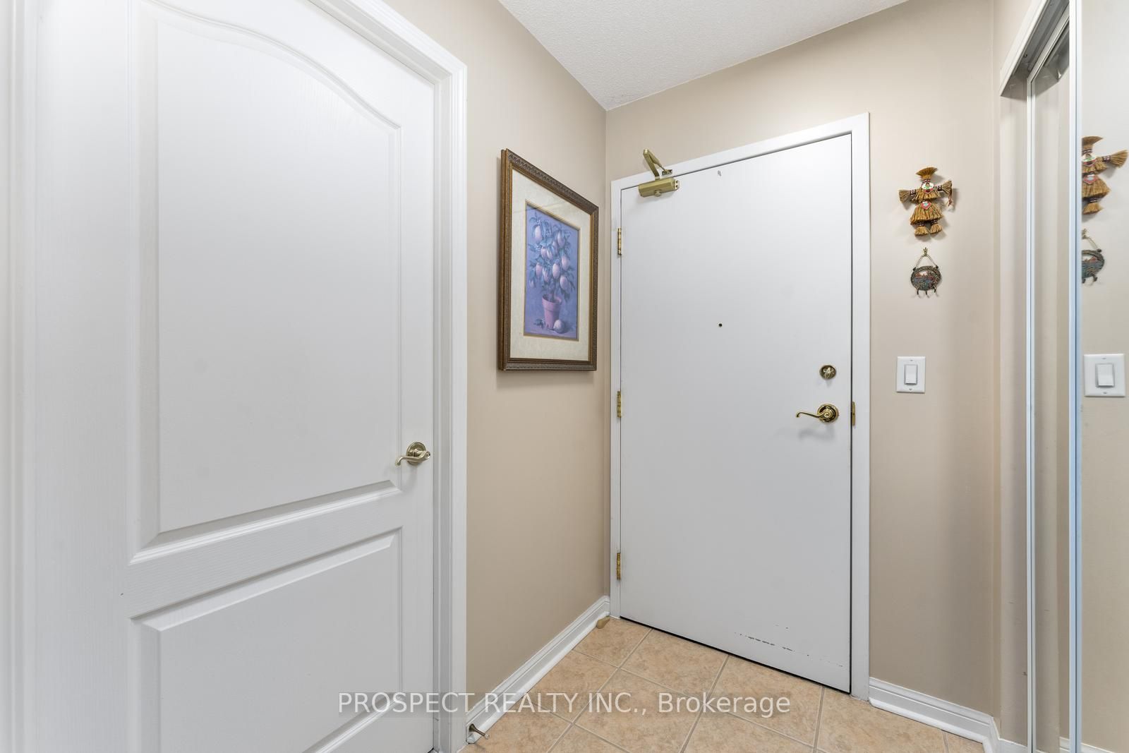 2500 Rutherford Rd N, #211