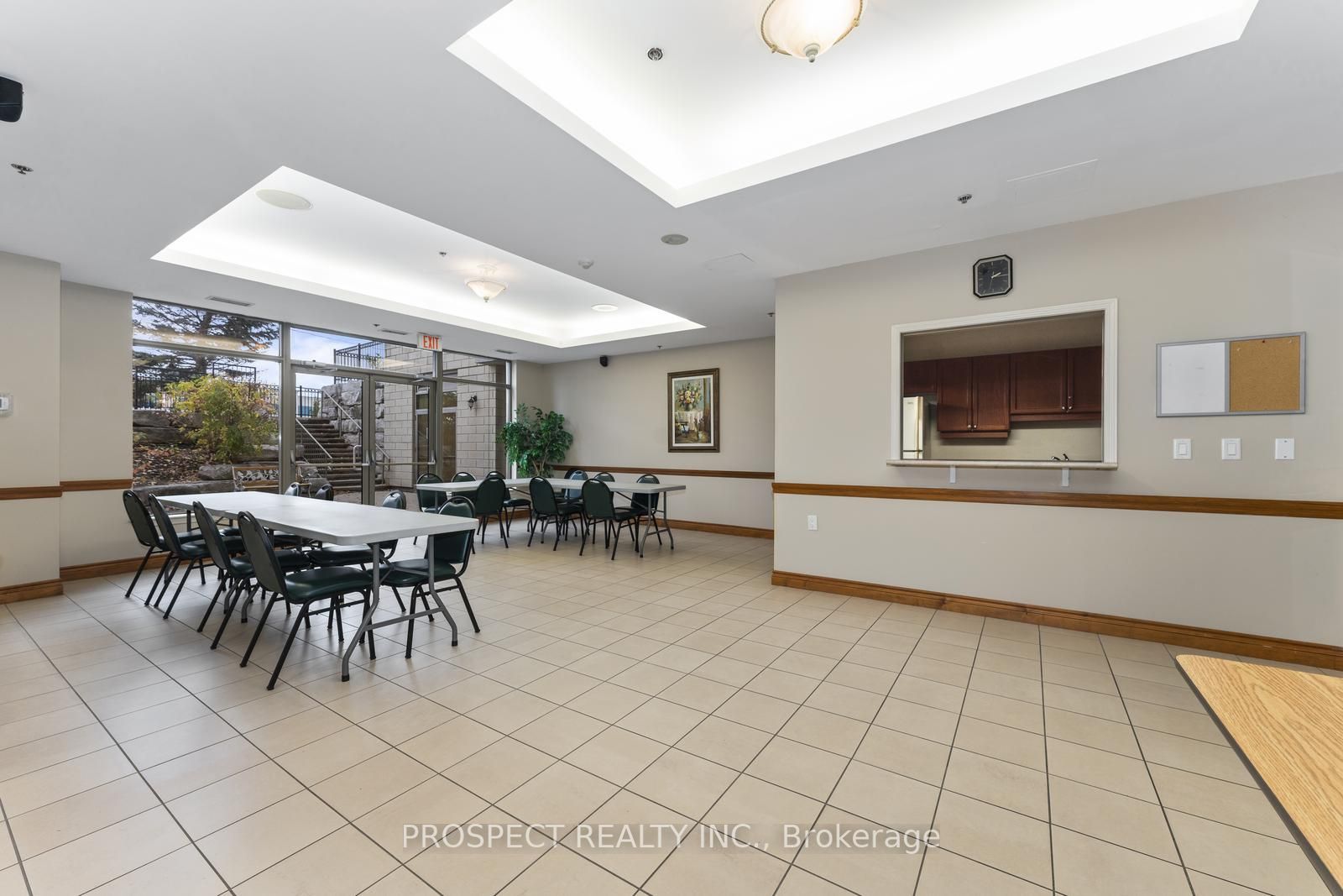 2500 Rutherford Rd N, #211