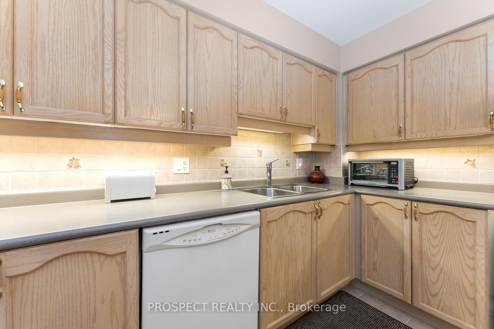 2500 Rutherford Rd N, #211