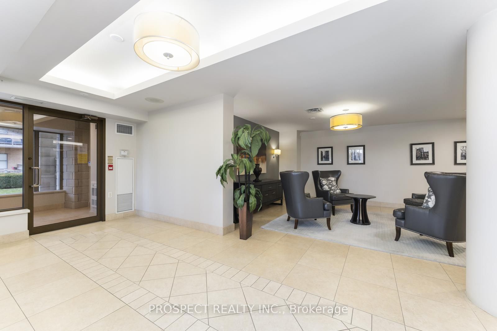 2500 Rutherford Rd N, #211