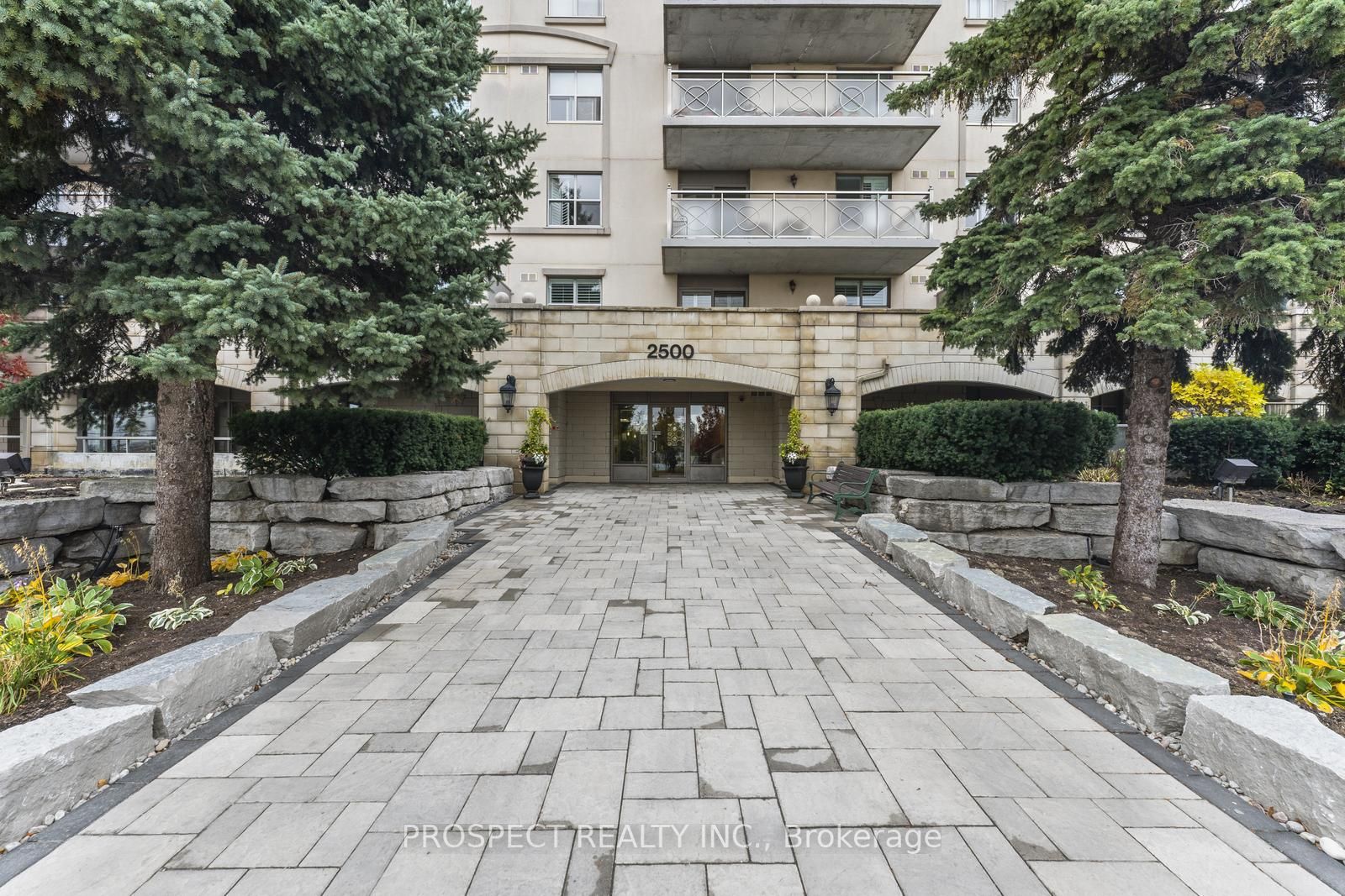 2500 Rutherford Rd N, #211