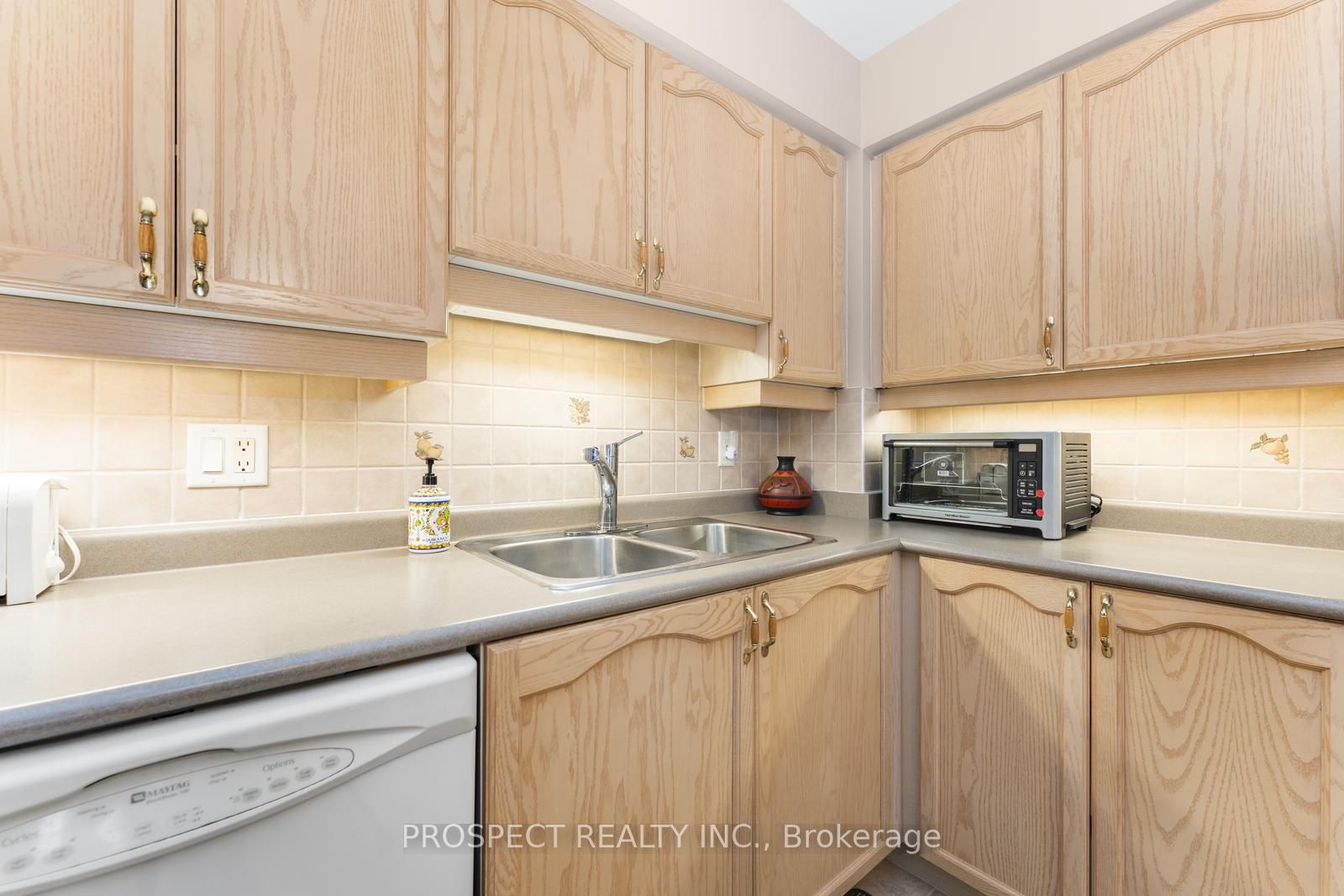2500 Rutherford Rd N, #211