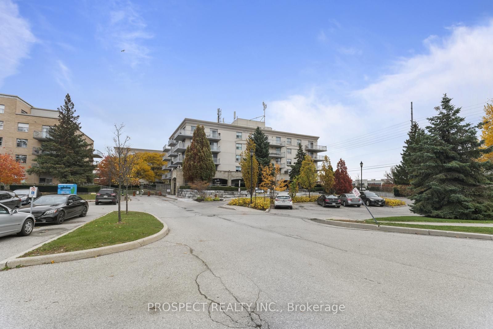 2500 Rutherford Rd N, #211