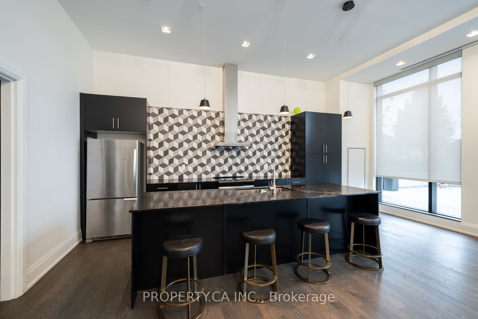 555 William Graham Dr, #337