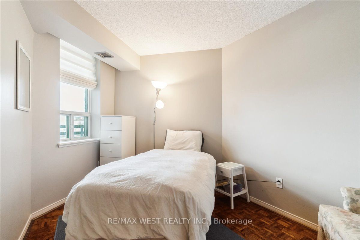 100 Arbors Lane, #207
