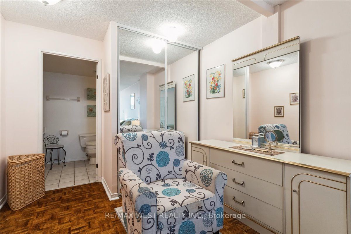 100 Arbors Lane, #207