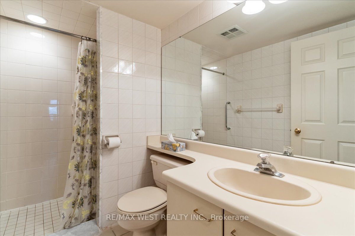 100 Arbors Lane, #207