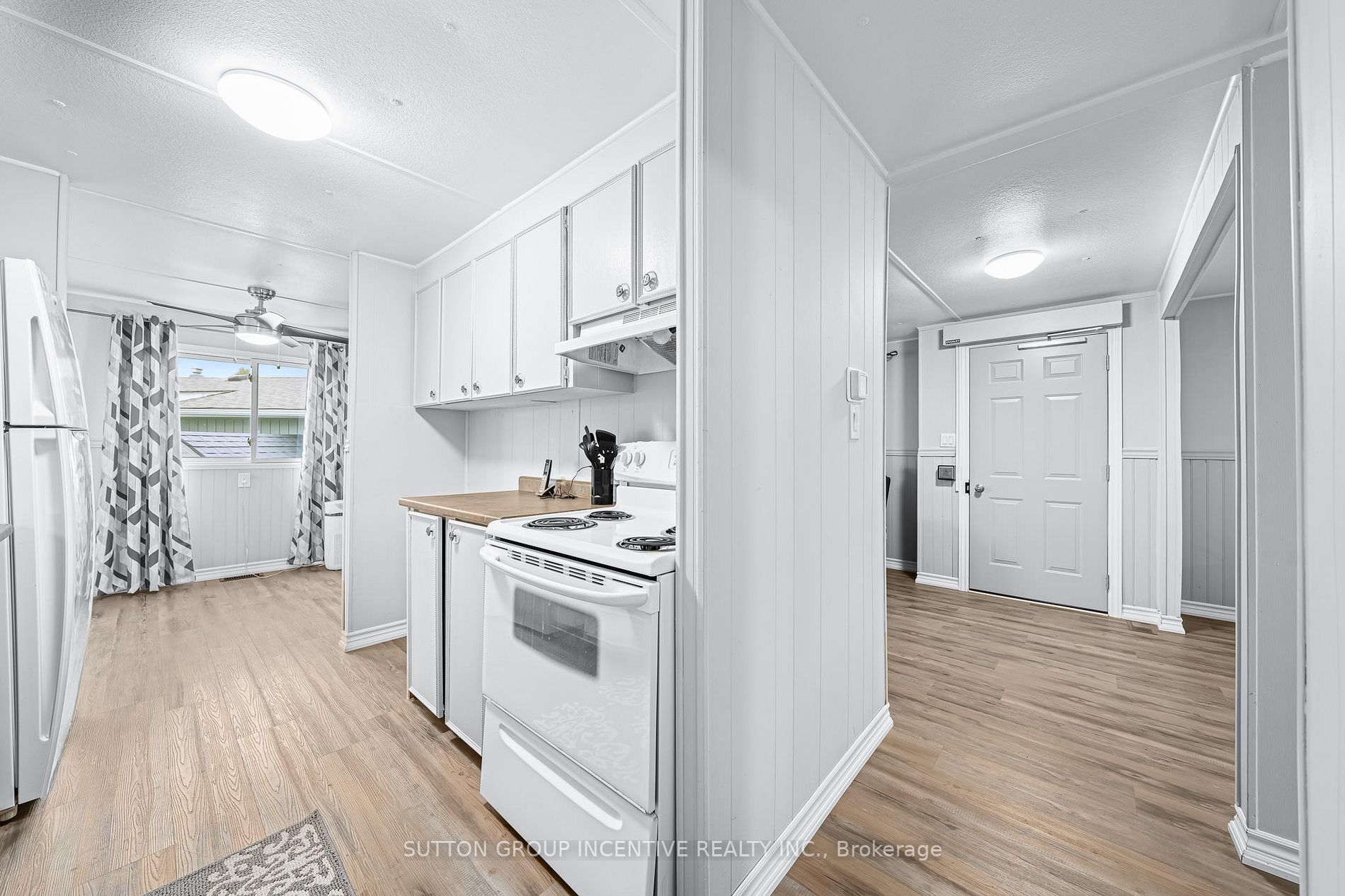 20 Weeping Willow Dr