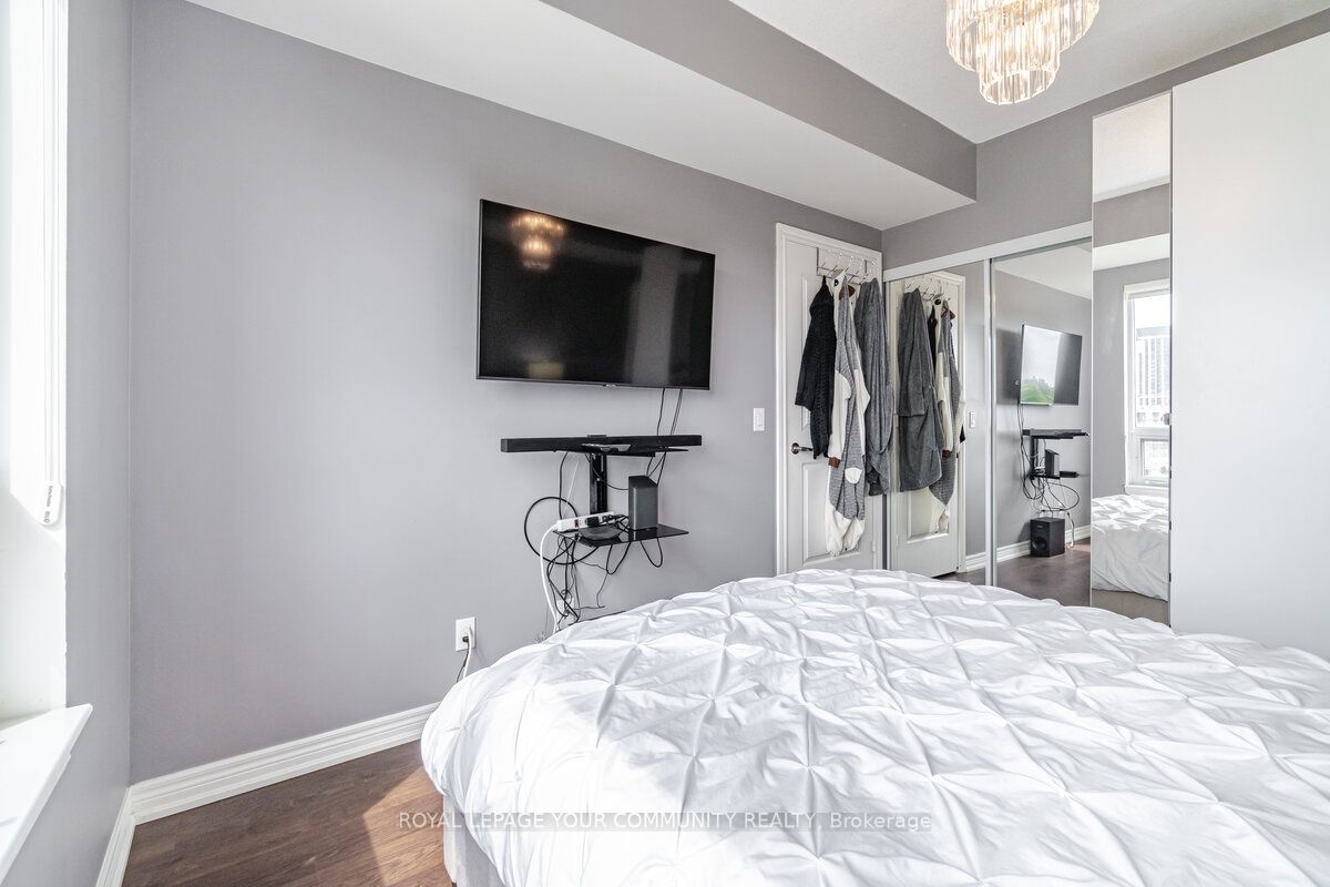 9245 Jane St, #609