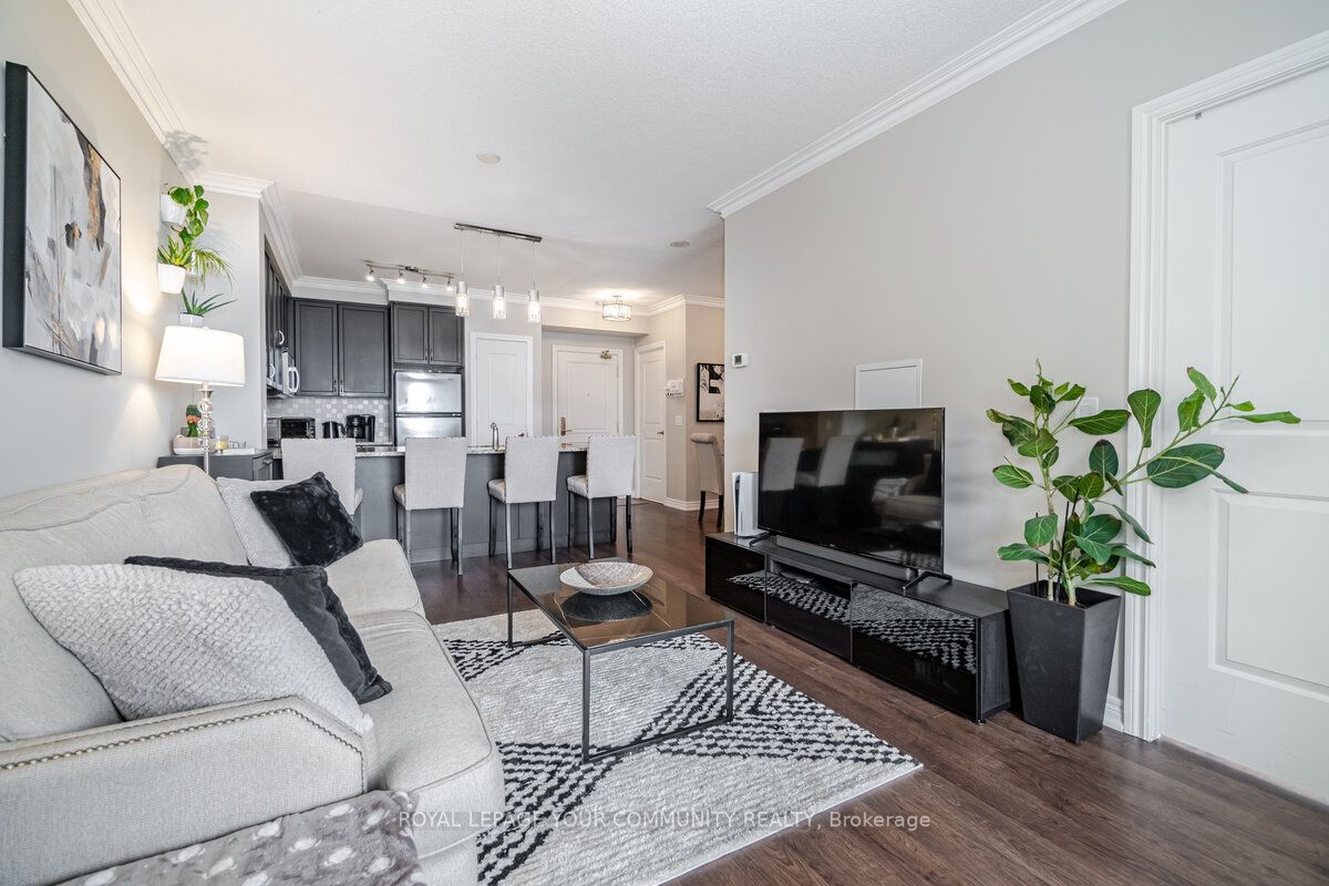 9245 Jane St, #609