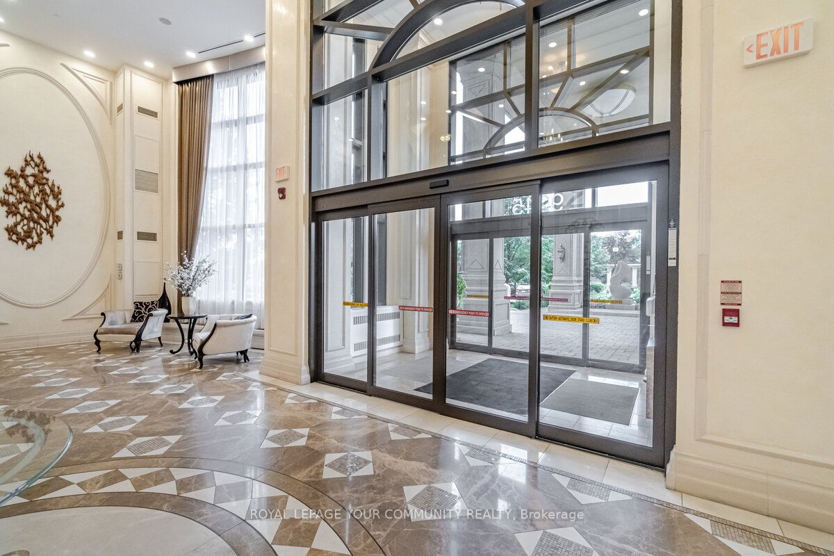 9245 Jane St, #609