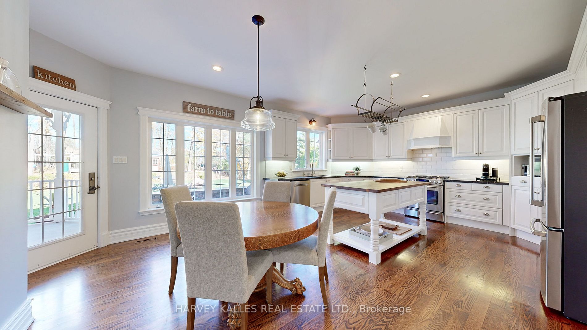 82 English Daisy Crt