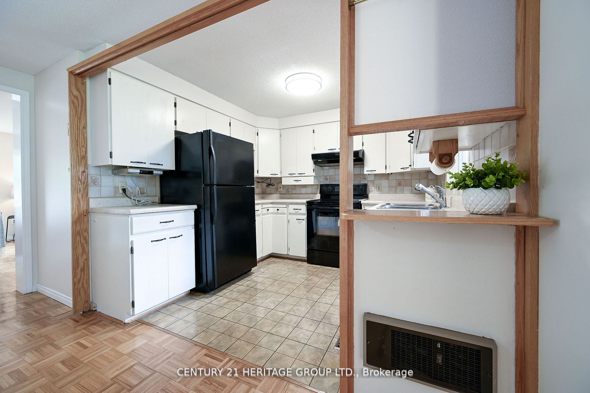 1 Cedar Crt