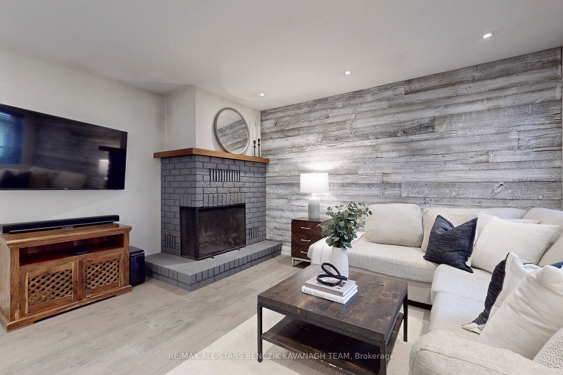 12 Basswood Hllw