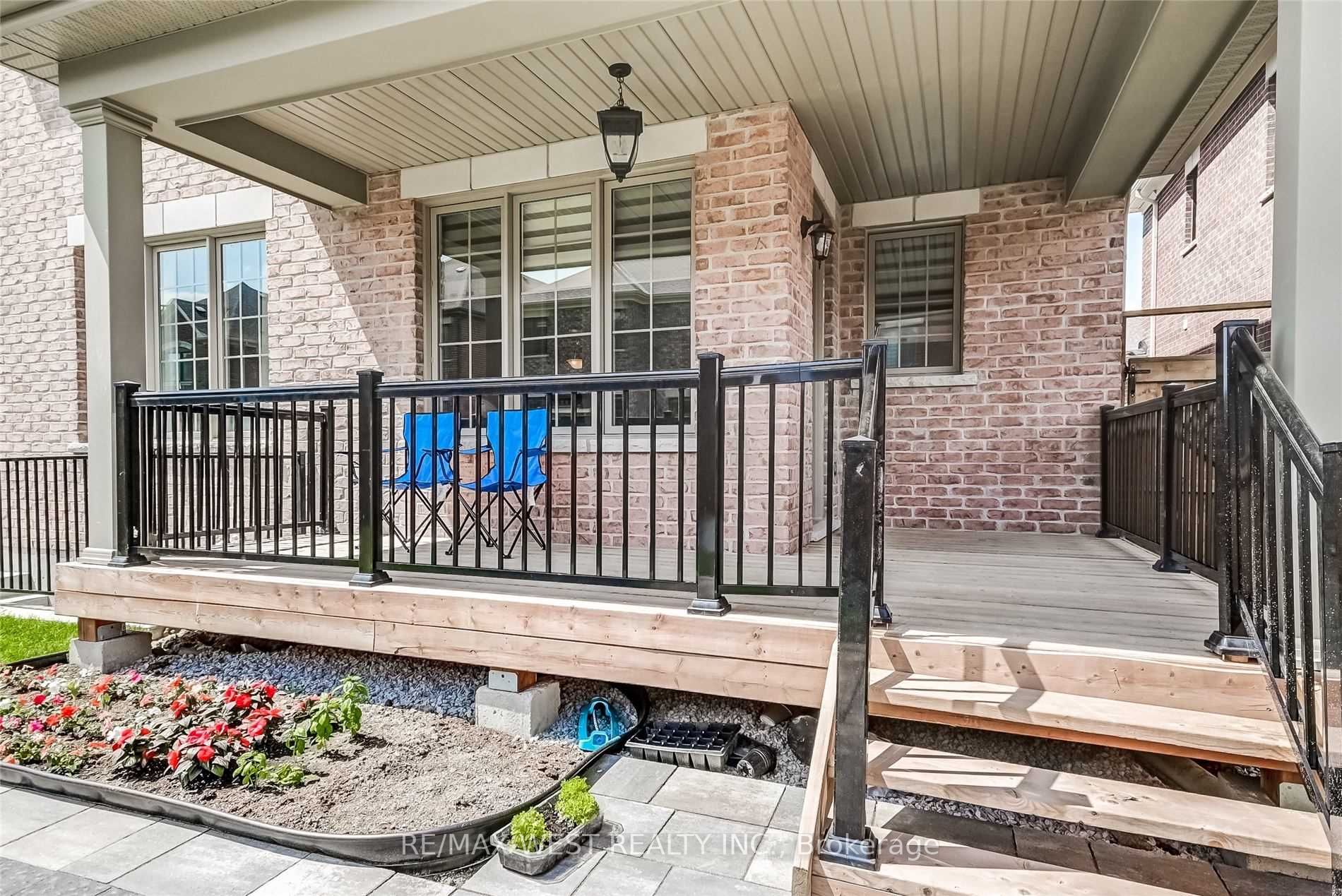 37 Chorus Cres