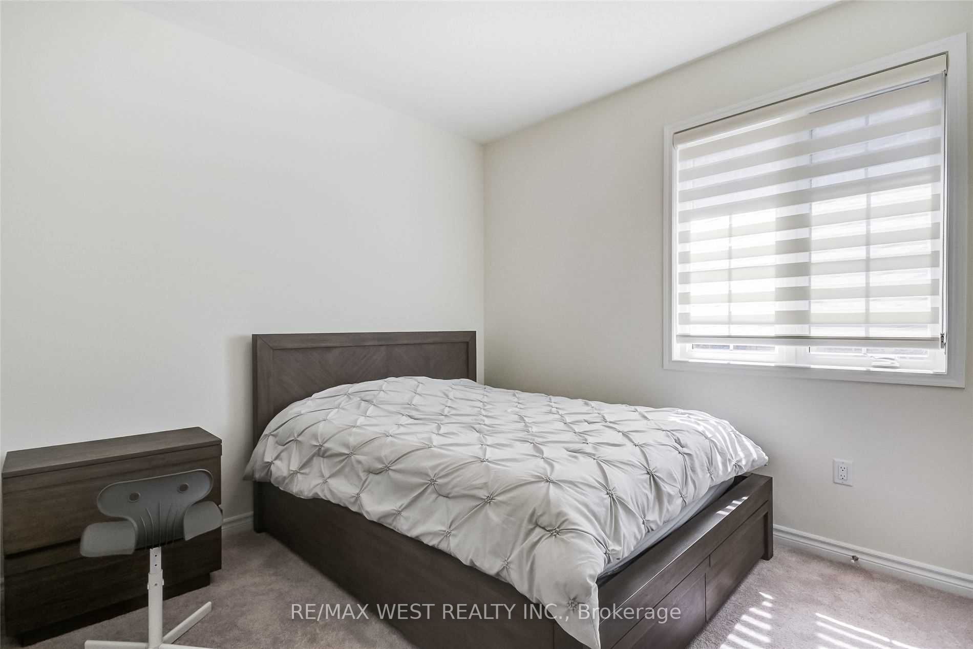37 Chorus Cres