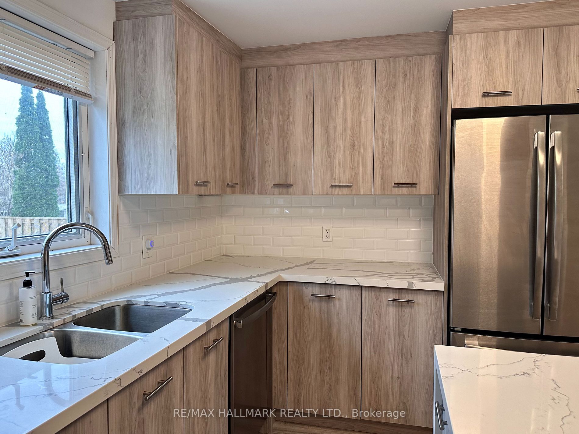 469 Queen St, #Unit B