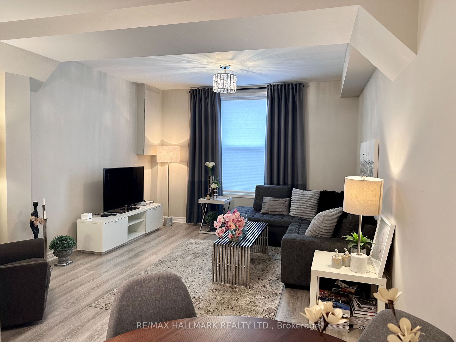 469 Queen St, #Unit B