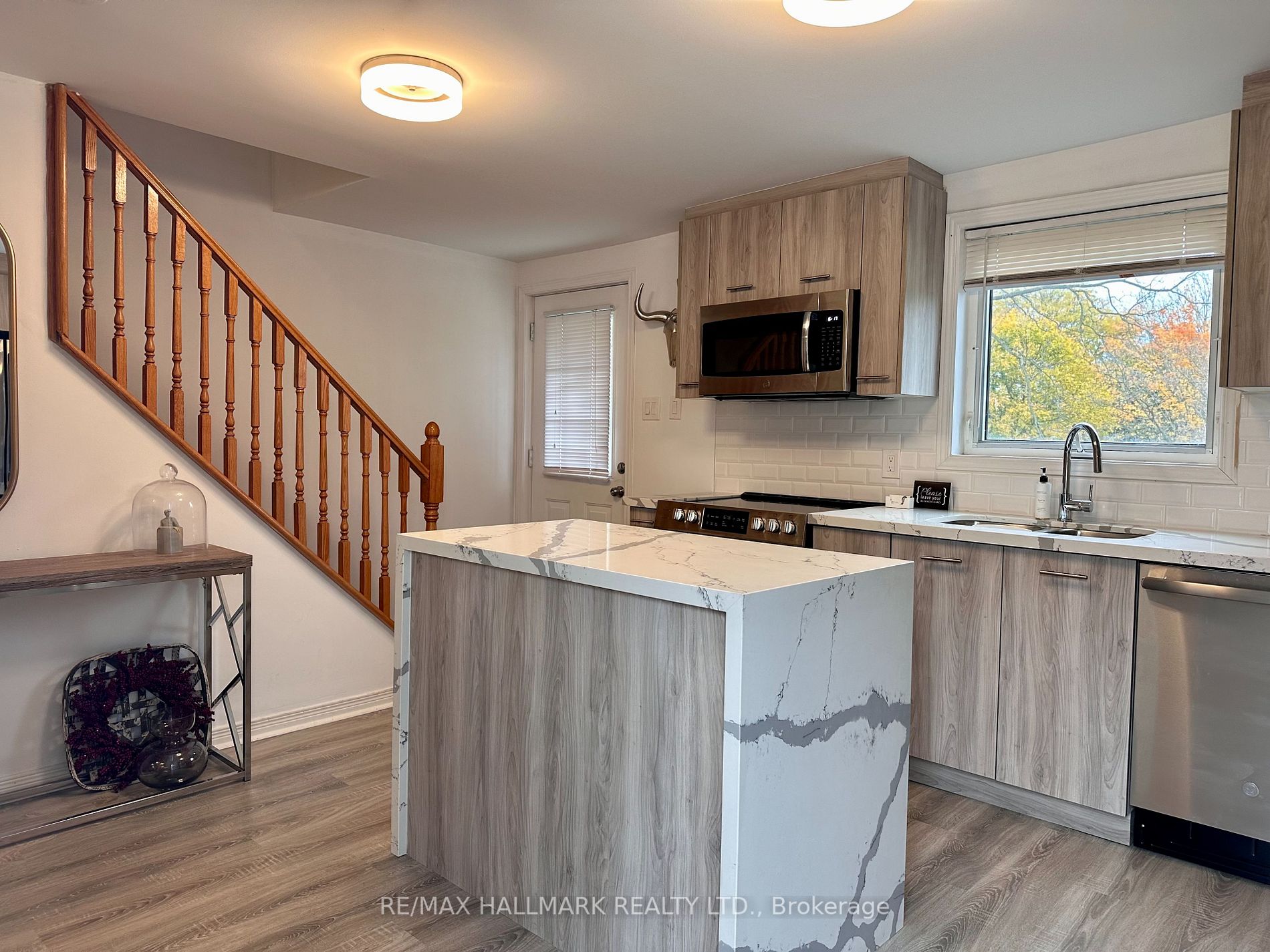 469 Queen St, #Unit B