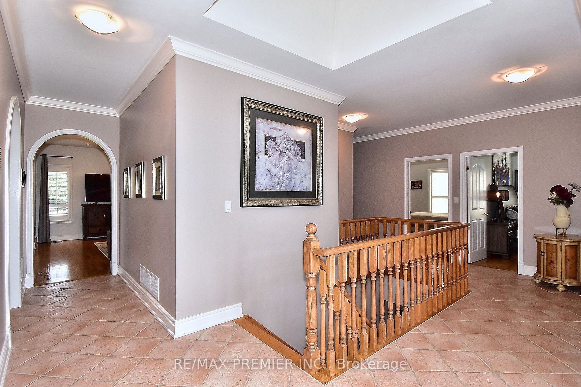 9661 Bathurst St