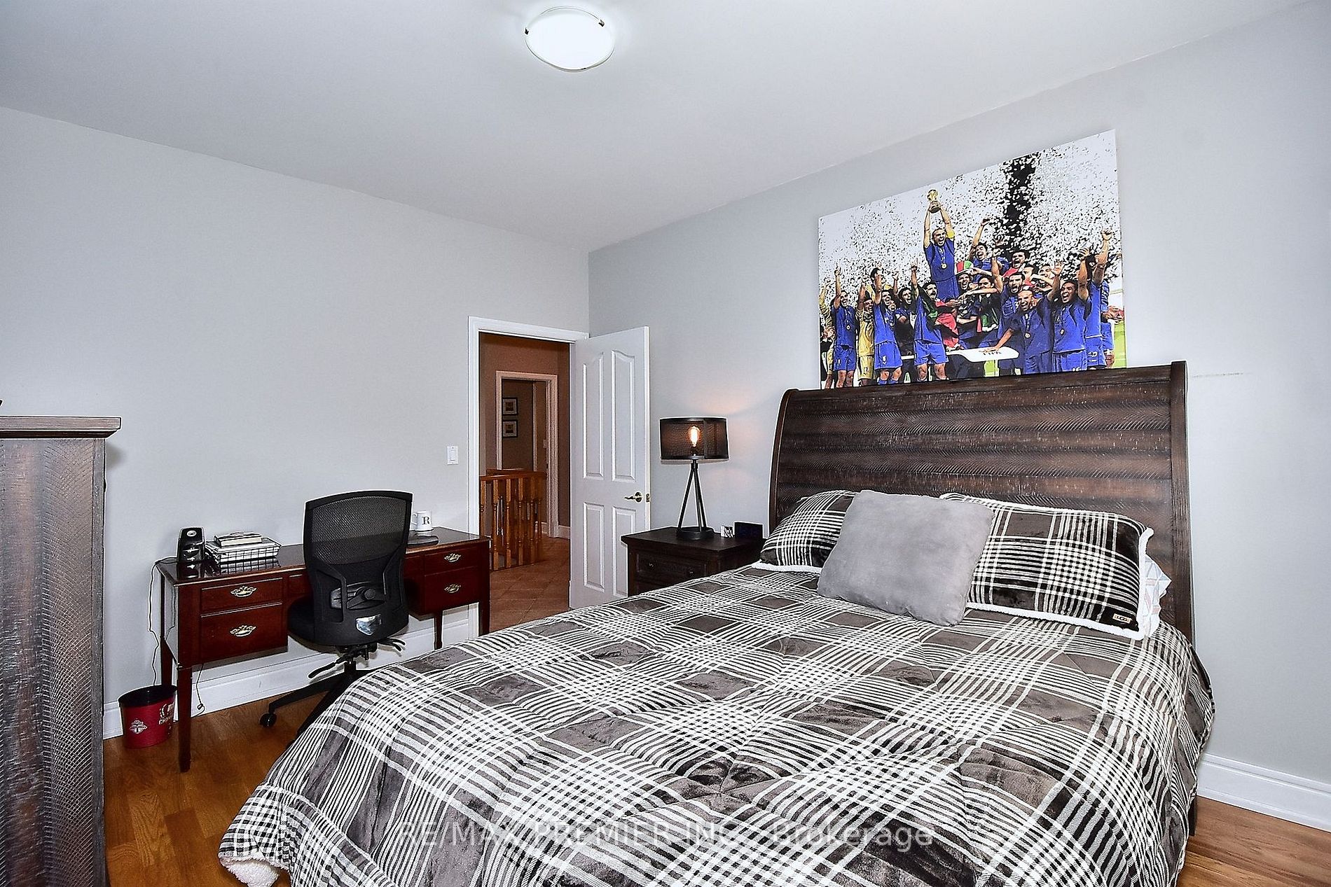9661 Bathurst St
