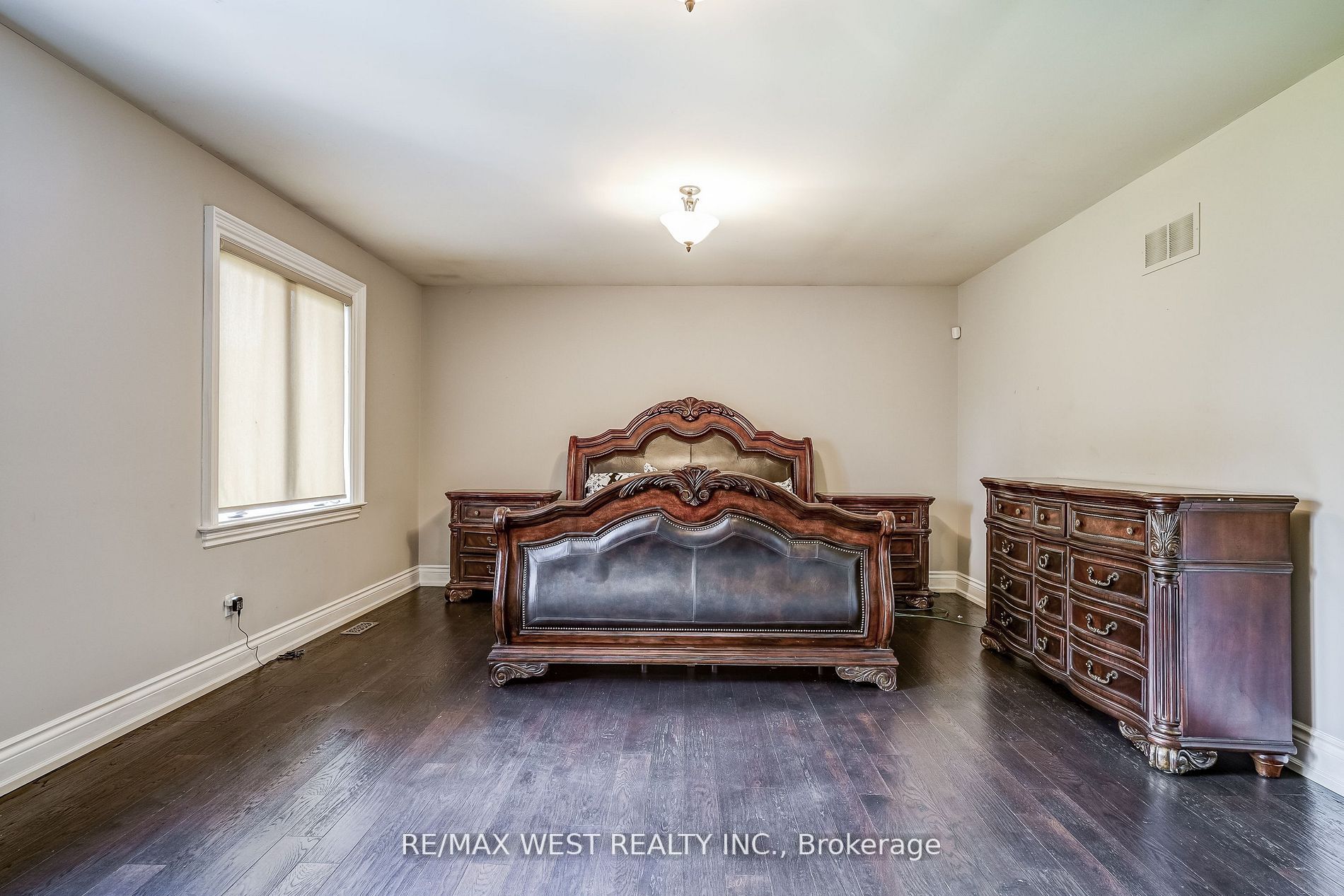 16 Clairewood Crt