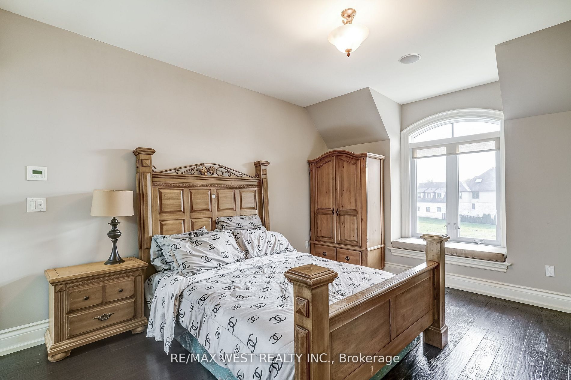 16 Clairewood Crt