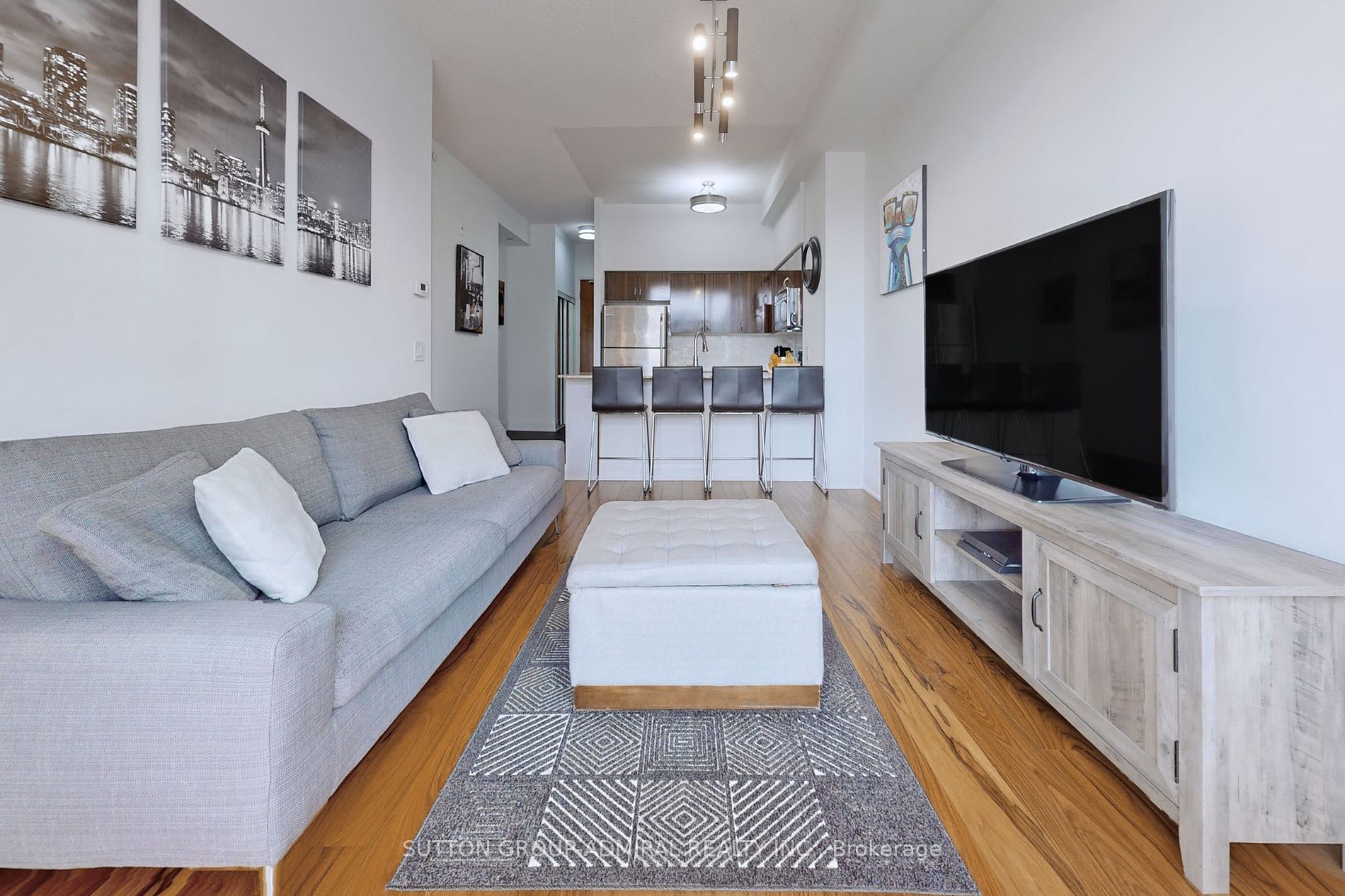 4700 Highway 7, #205
