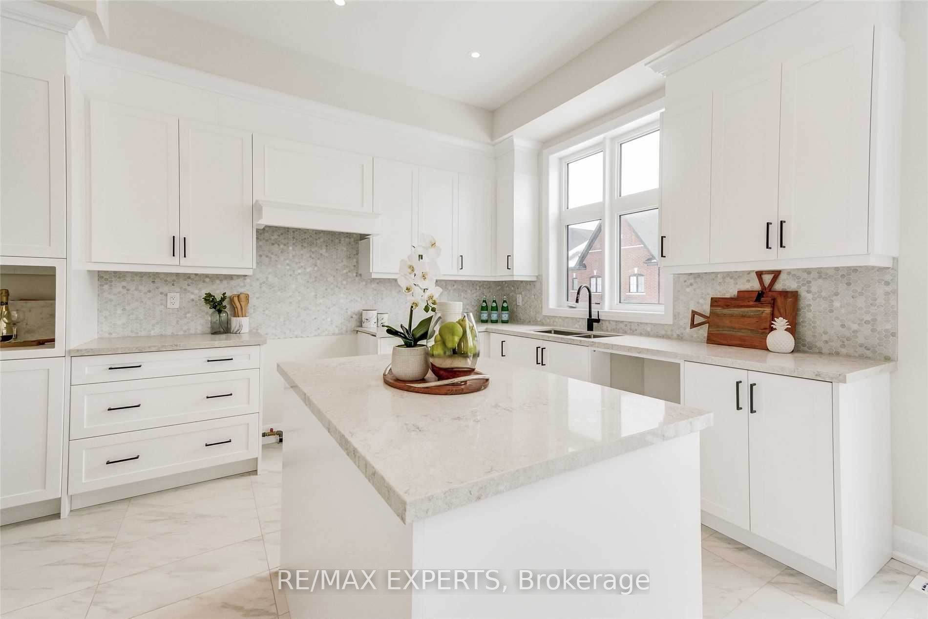 46 Galen Cres