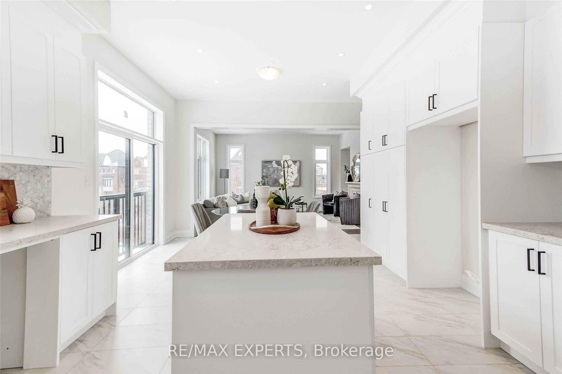 46 Galen Cres