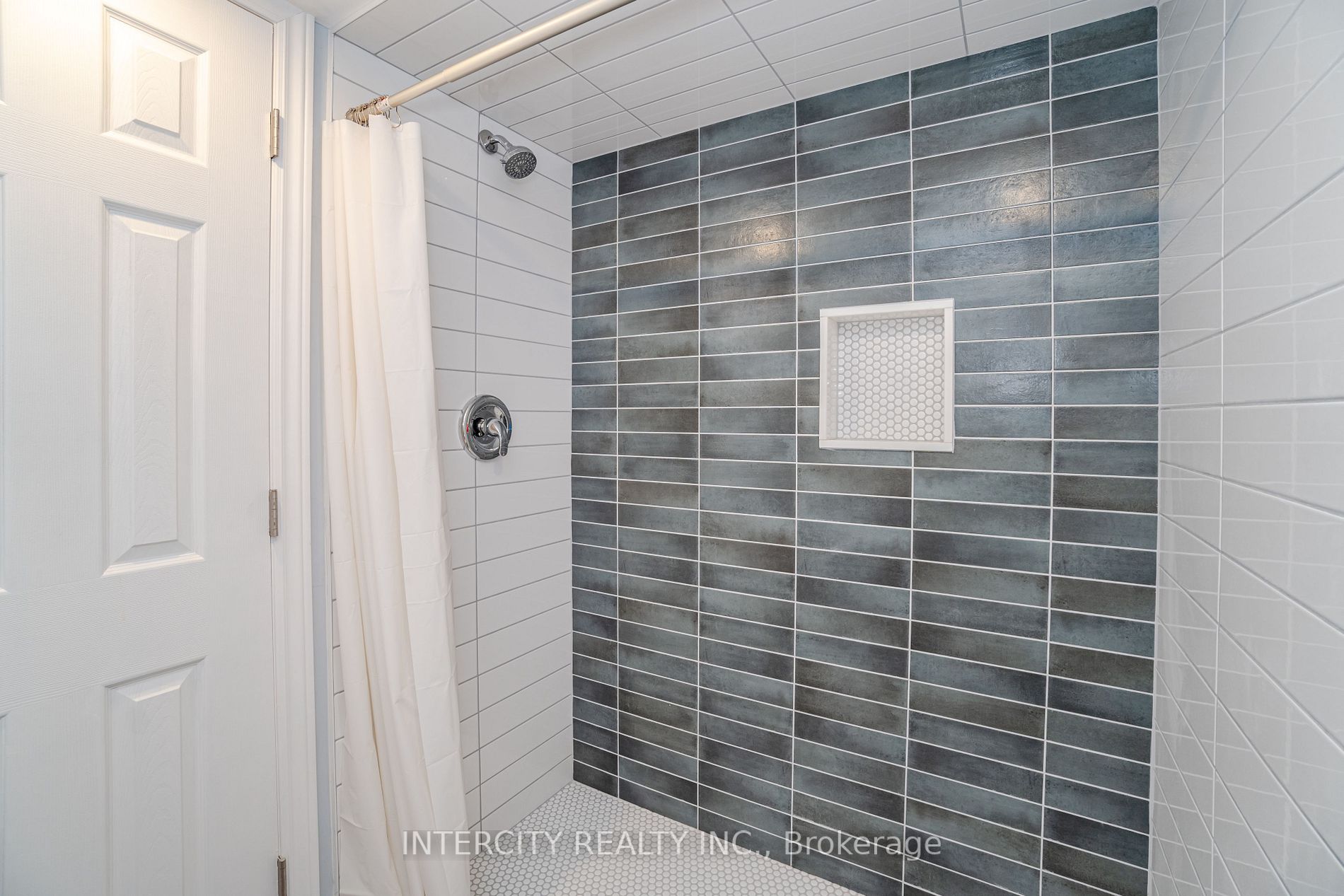 180 Blue Willow Dr, #43