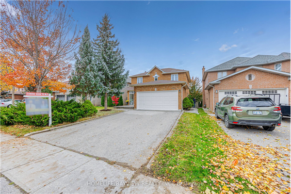 924 College Manor Dr, Newmarket